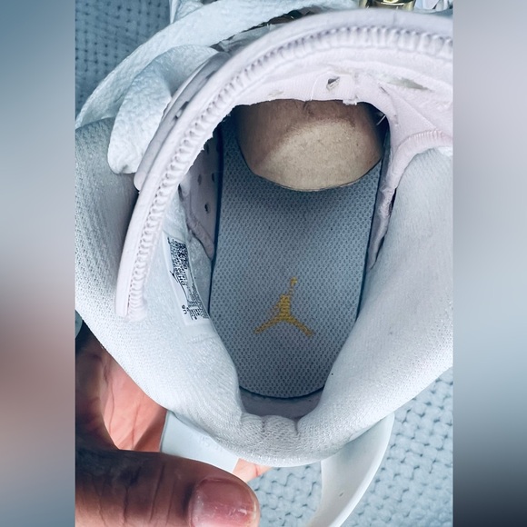 🔥 Wmns Air Jordan 6 Retro ‘Gold Hoops’ - Picture 6 of 8